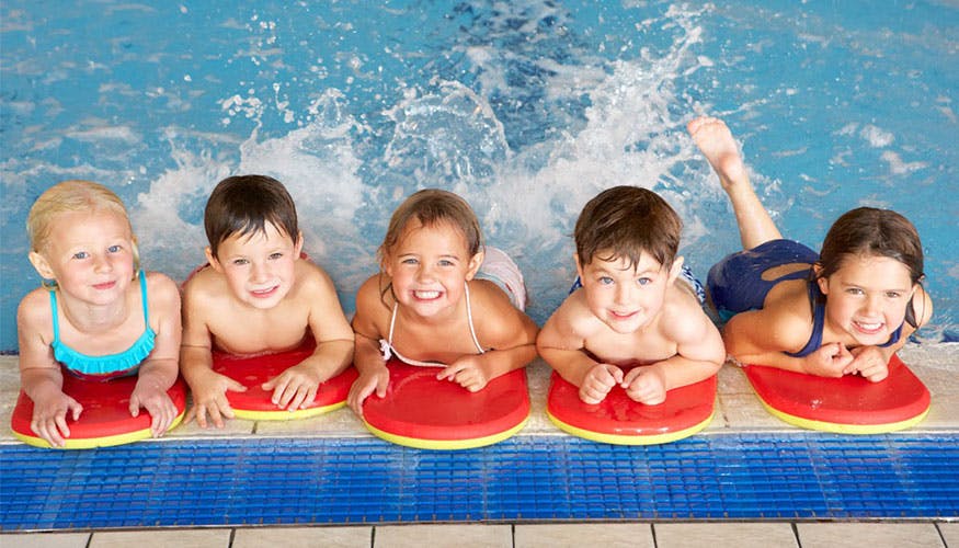 Waarom zwemlessen voor kinderen cruciaal zijn