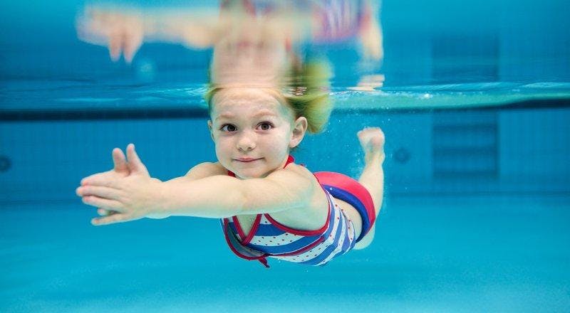 Zwemlessen: wanneer start je met zwemles voor een kind?